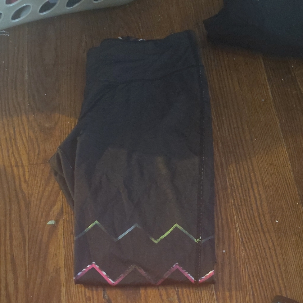 Material Girl Black Leggings with Multicolor Zigzag